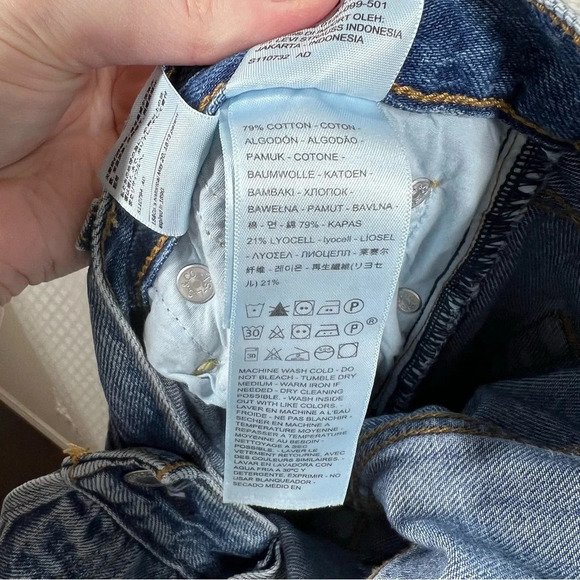 Levi’s Premium High Rise Distressed Ribcage Straight Ankle Jeans - Picture 10 of 10